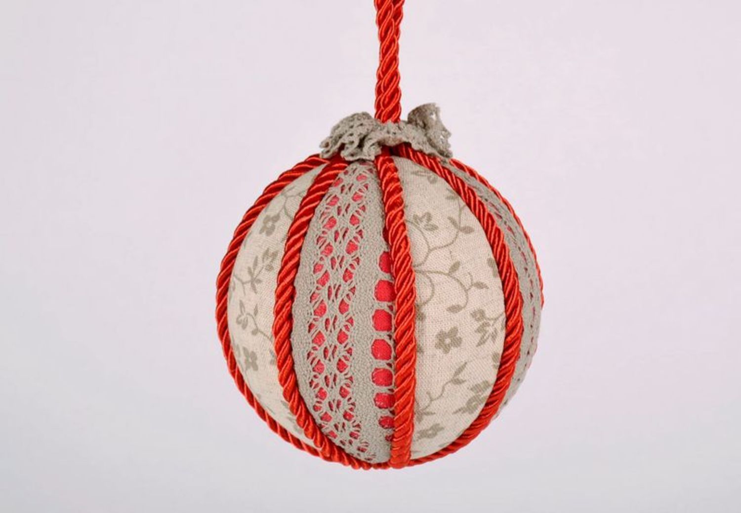 New Year's decoration with red cord ball photo 3