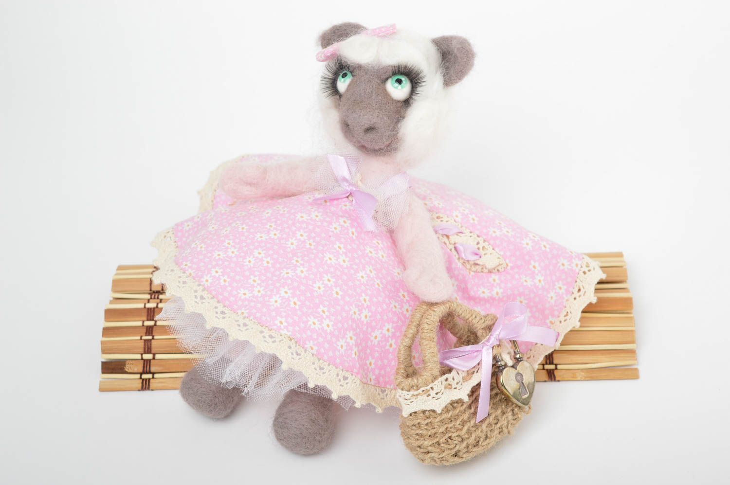 Handmade Filz Tier Schaf Spielzeug Prinzessin Deko Idee Haus aus Wolle  foto 1