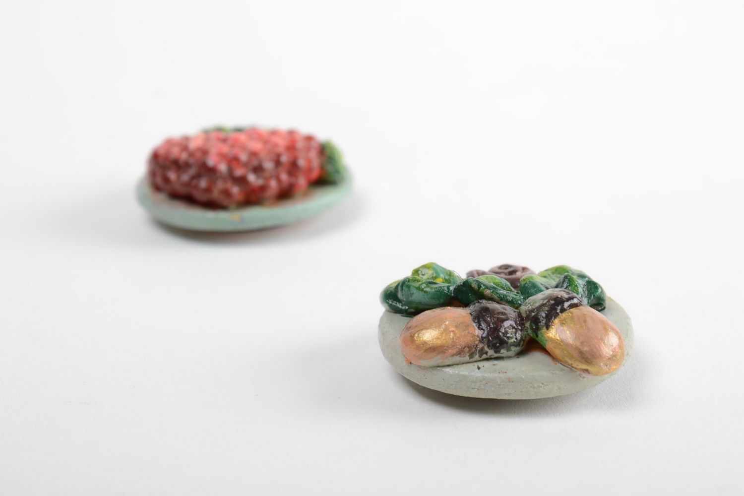 Круглые глиняные магниты на холодильник 2 шт ручной работы оригинальные красивые фото 5