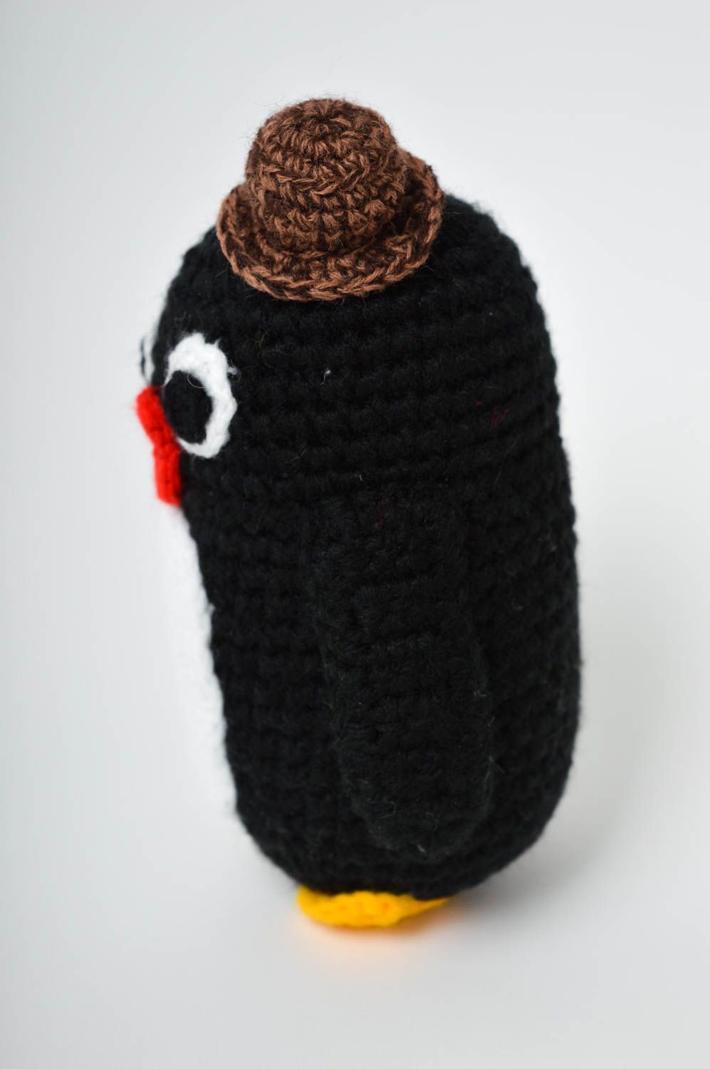 Handgemachtes Spielzeug Häkel Kuscheltier Stoff Tier Pinguin klein Geschenk  foto 3