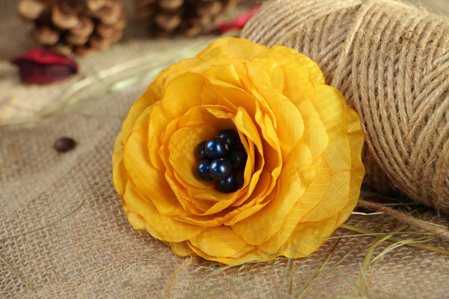 Broche-flor artesanal de seda  foto 5