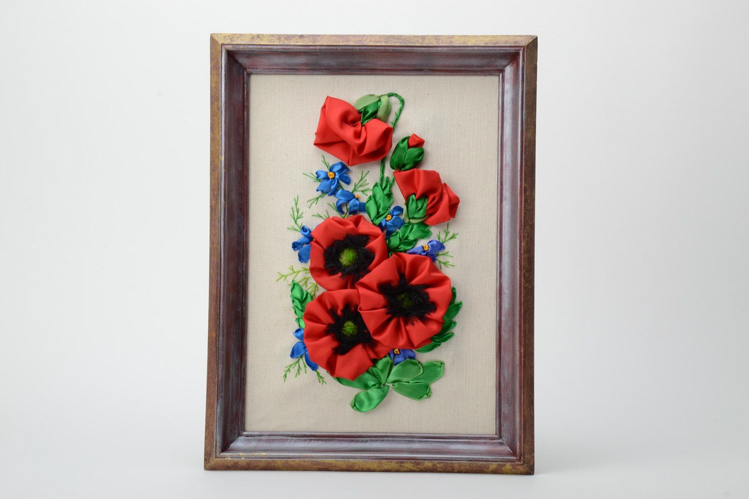 Tableau brodé aux rubans rectangulaire avec fleurs rouges fait main original photo 1