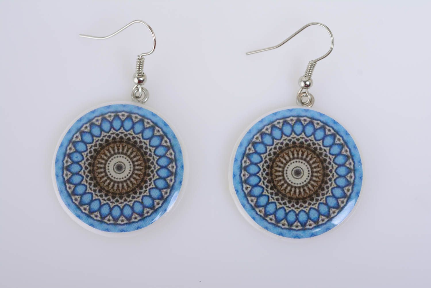 Pendientes de arcilla polimérica artesanales azules con ornamento decoupage  foto 5