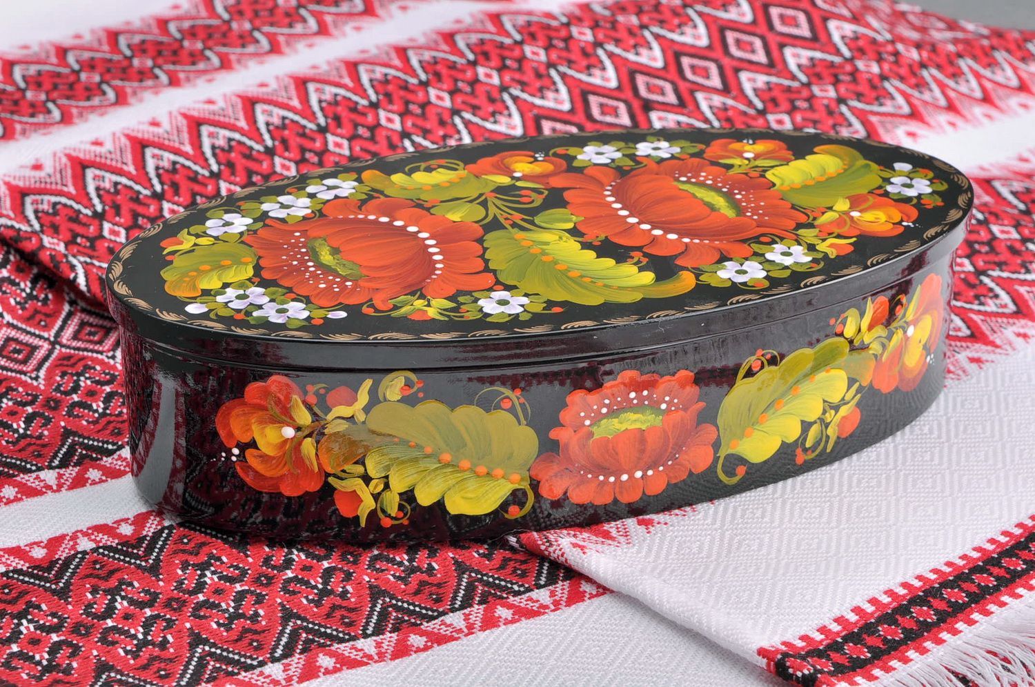 Oval wooden box with floral pattern photo 2