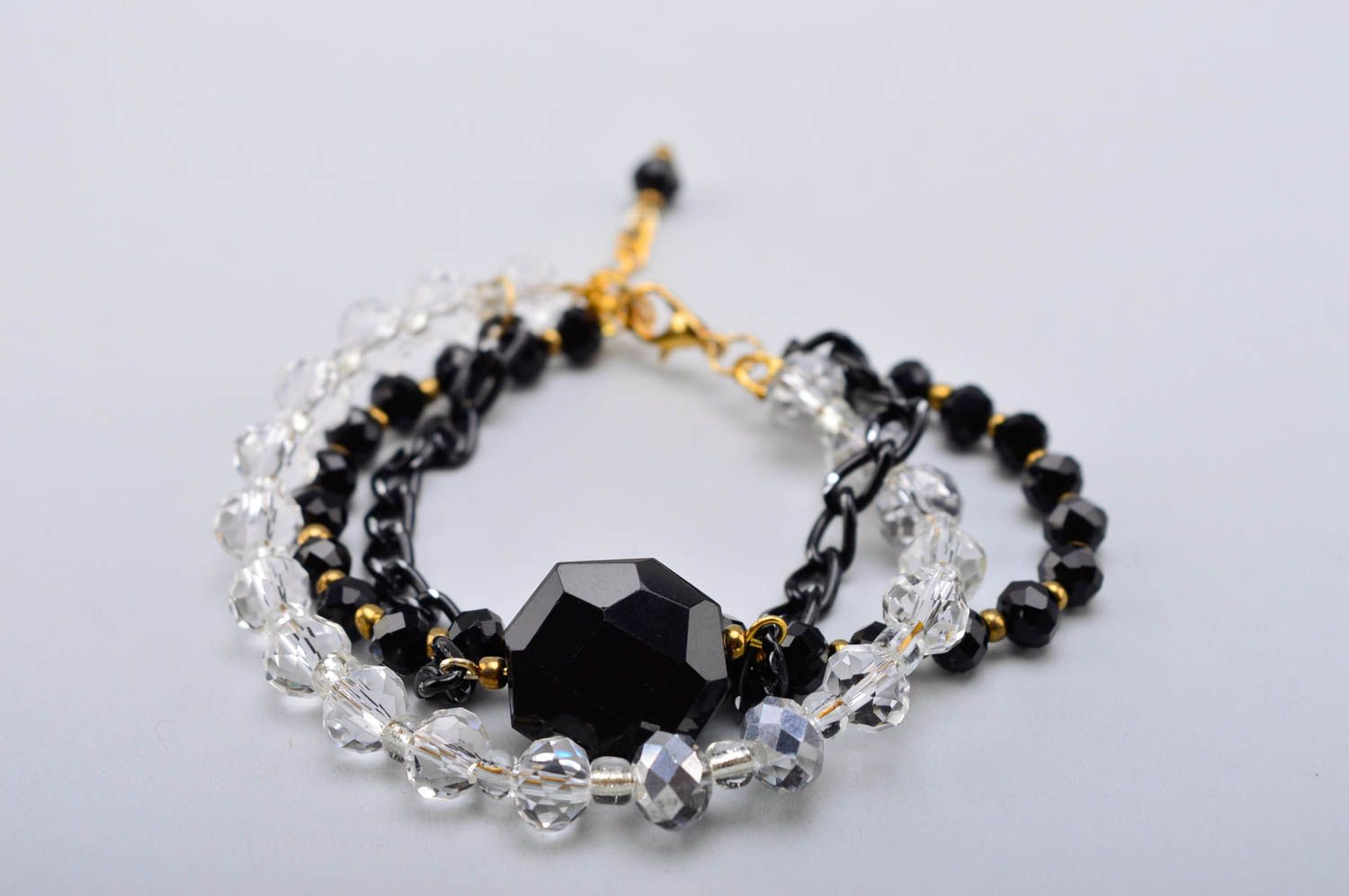 Handmade black and transparent beads bracelet on-chain for women photo 3
