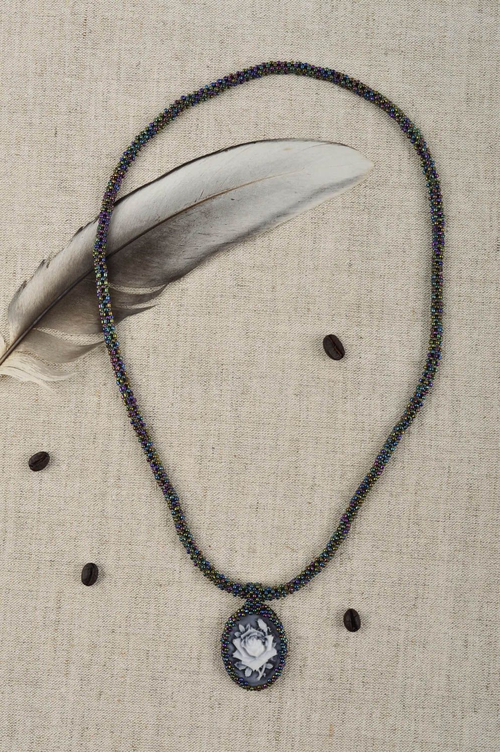 Колье из бисера украшение ручной работы ожерелье из бисера с подвеской фото 1