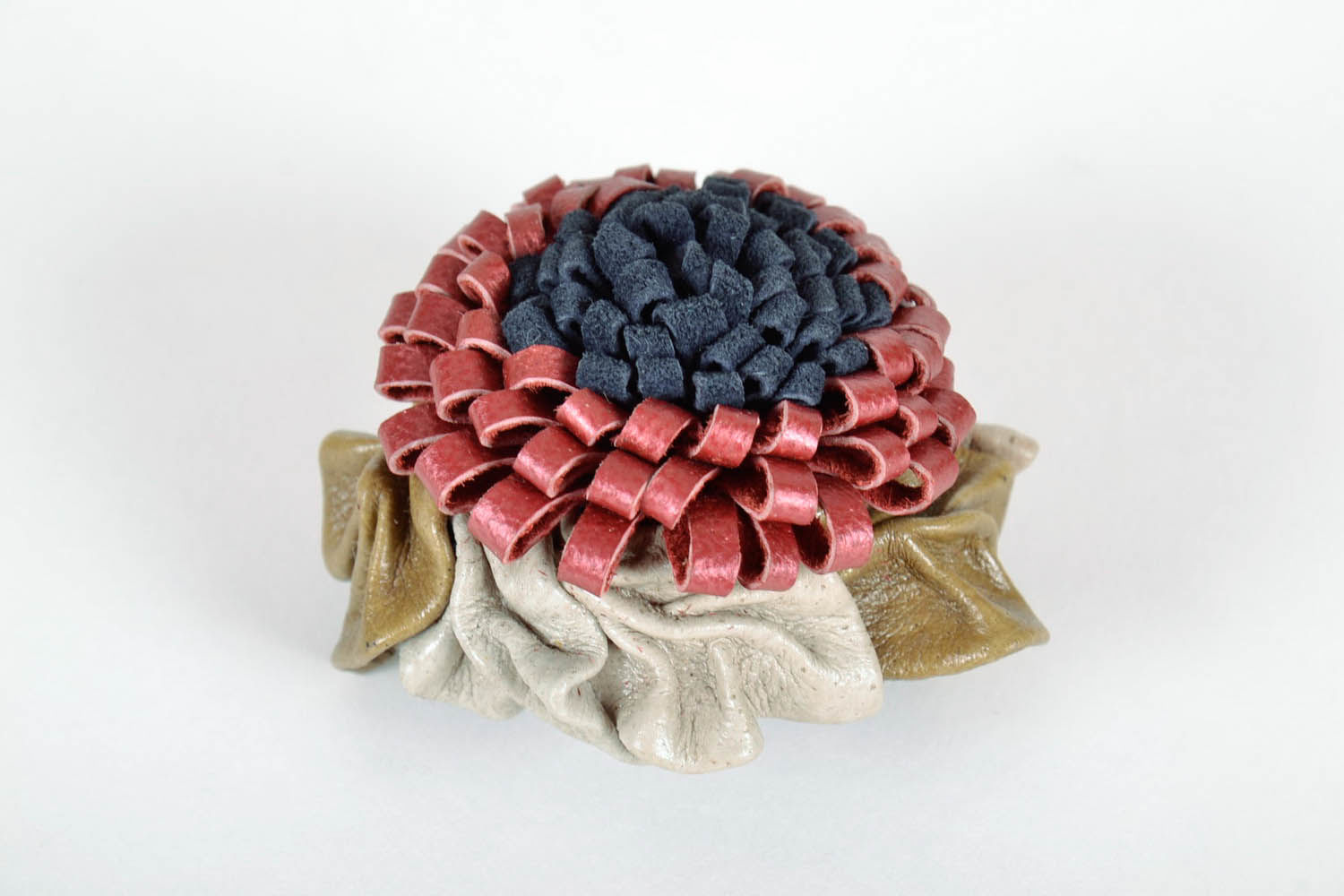 Leather Brooch in the Shape of a Flower photo 3