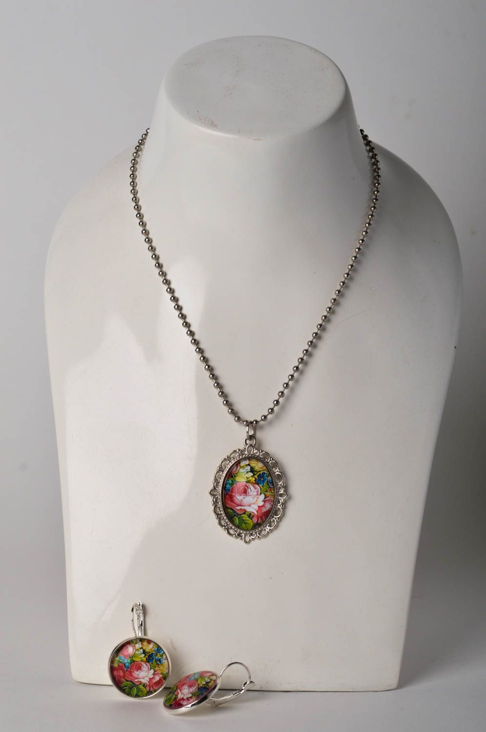 Handmade metal accessories stylish set of jewelry designer earrings and pendant photo 3