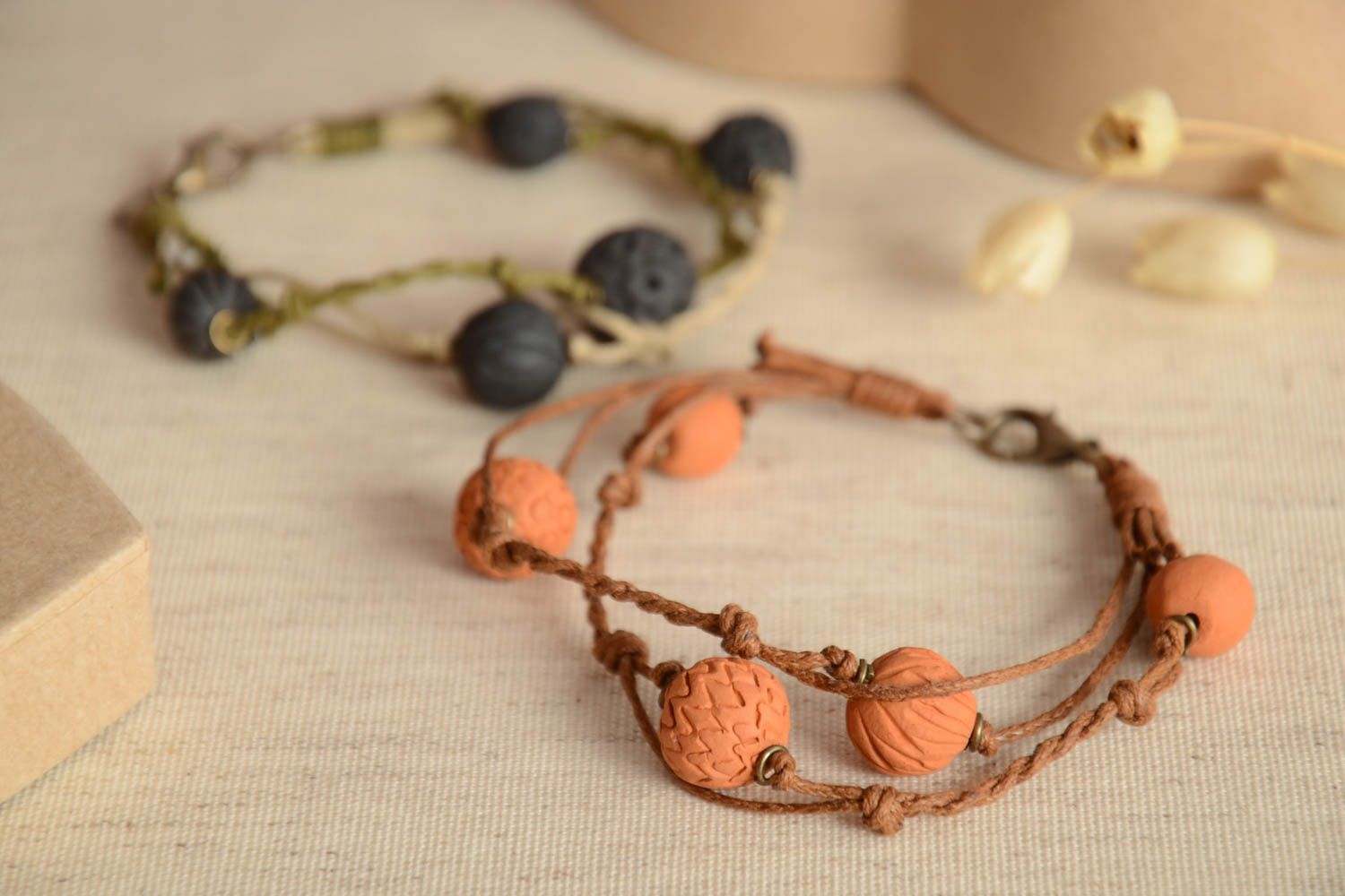 Set of 2 handmade woven bracelets wrist bracelets with clay beads jewelry trends photo 2