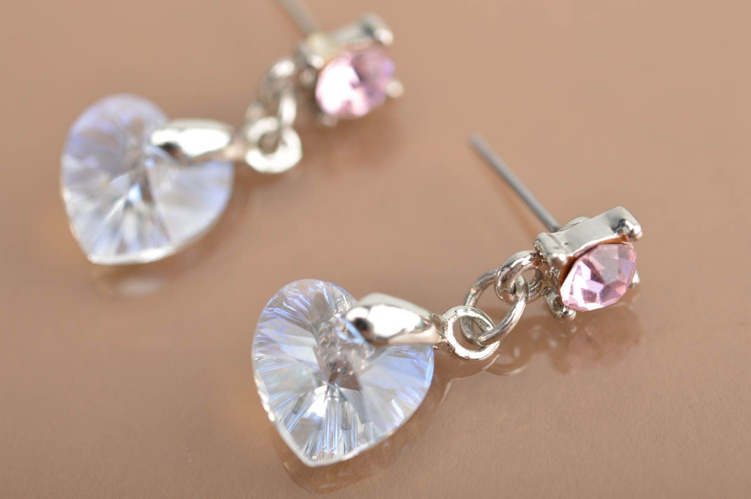 Boucles d'oreilles pendantes Bijoux fait main cristal Idées cadeau femme coeurs photo 2