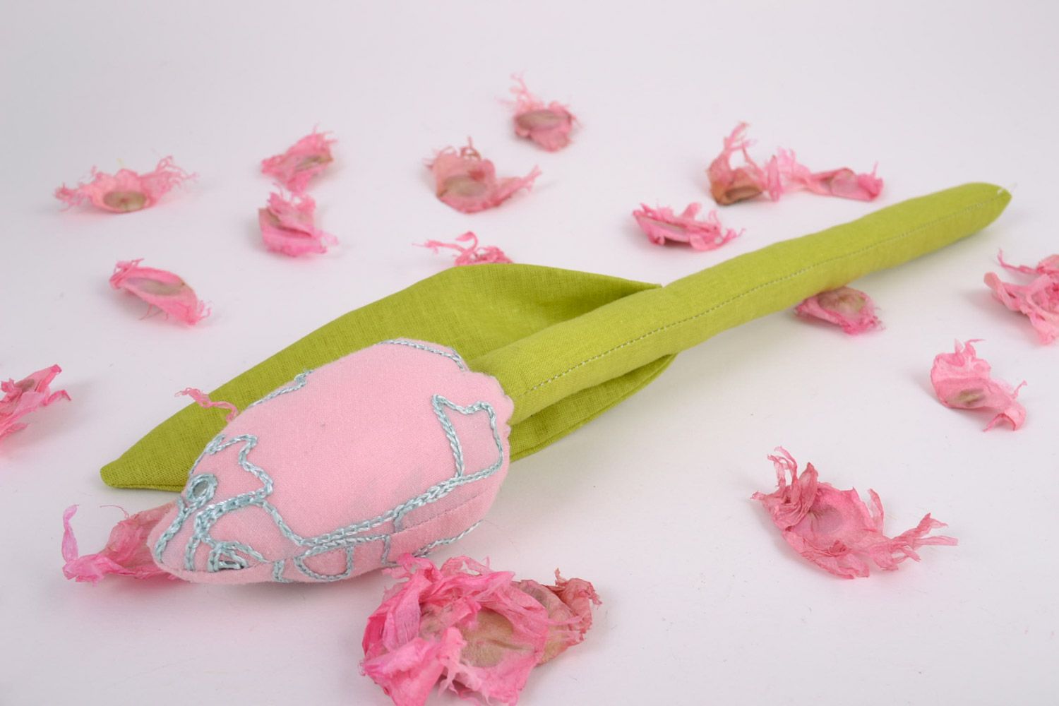 Мягкий тканевый тюльпан из коттона ручной работы розовый для декора дома фото 1