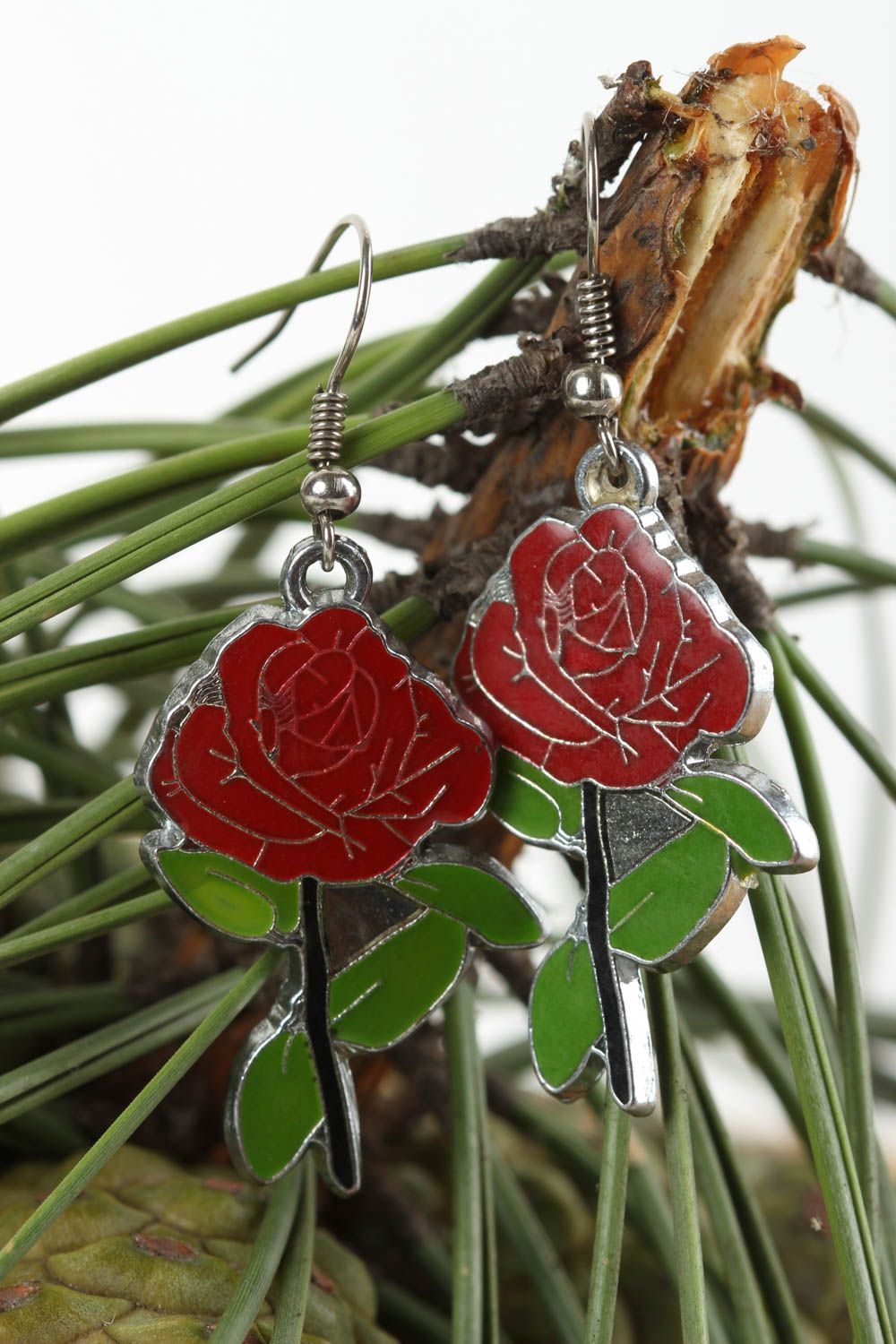 Handmade Metall Ohrringe Accessoire für Frauen Designer Schmuck rote Rosen foto 1
