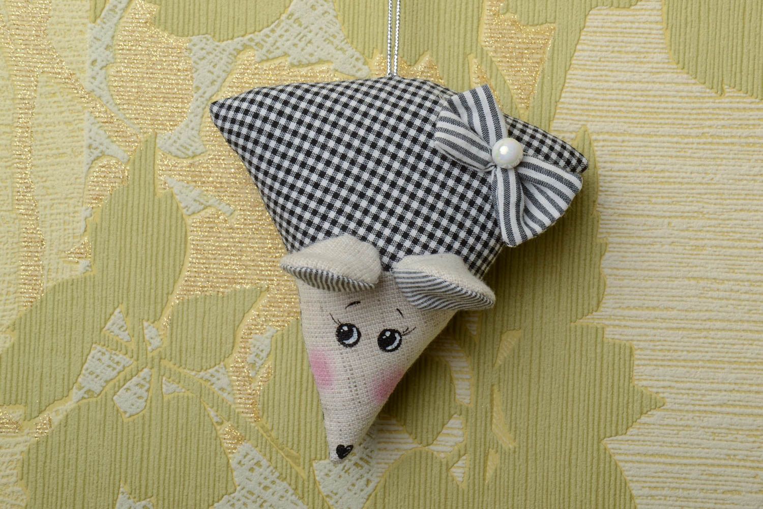 Handmade cute designer soft fabric wall hanging soft toy mouse with cord  photo 1