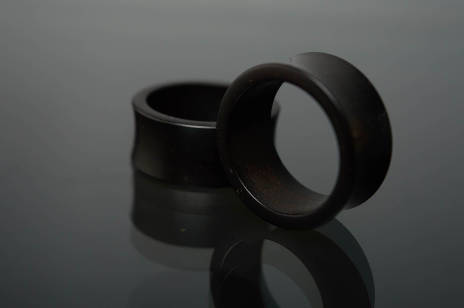 Piercings plugs faits main originaux en ébonite accessoires avec gravure 25 mm photo 1