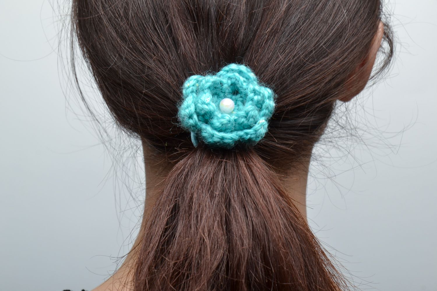 Élastique à cheveux fleur turquoise tricoté fait main photo 2