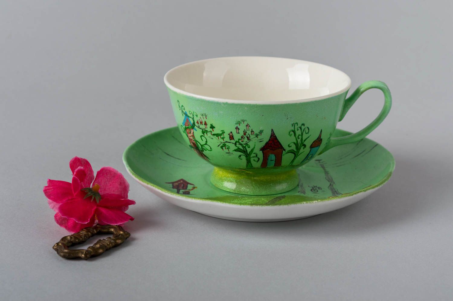 Глиняная чашка с блюдцем ручной работы авторская красивая в зеленых тонах  фото 1
