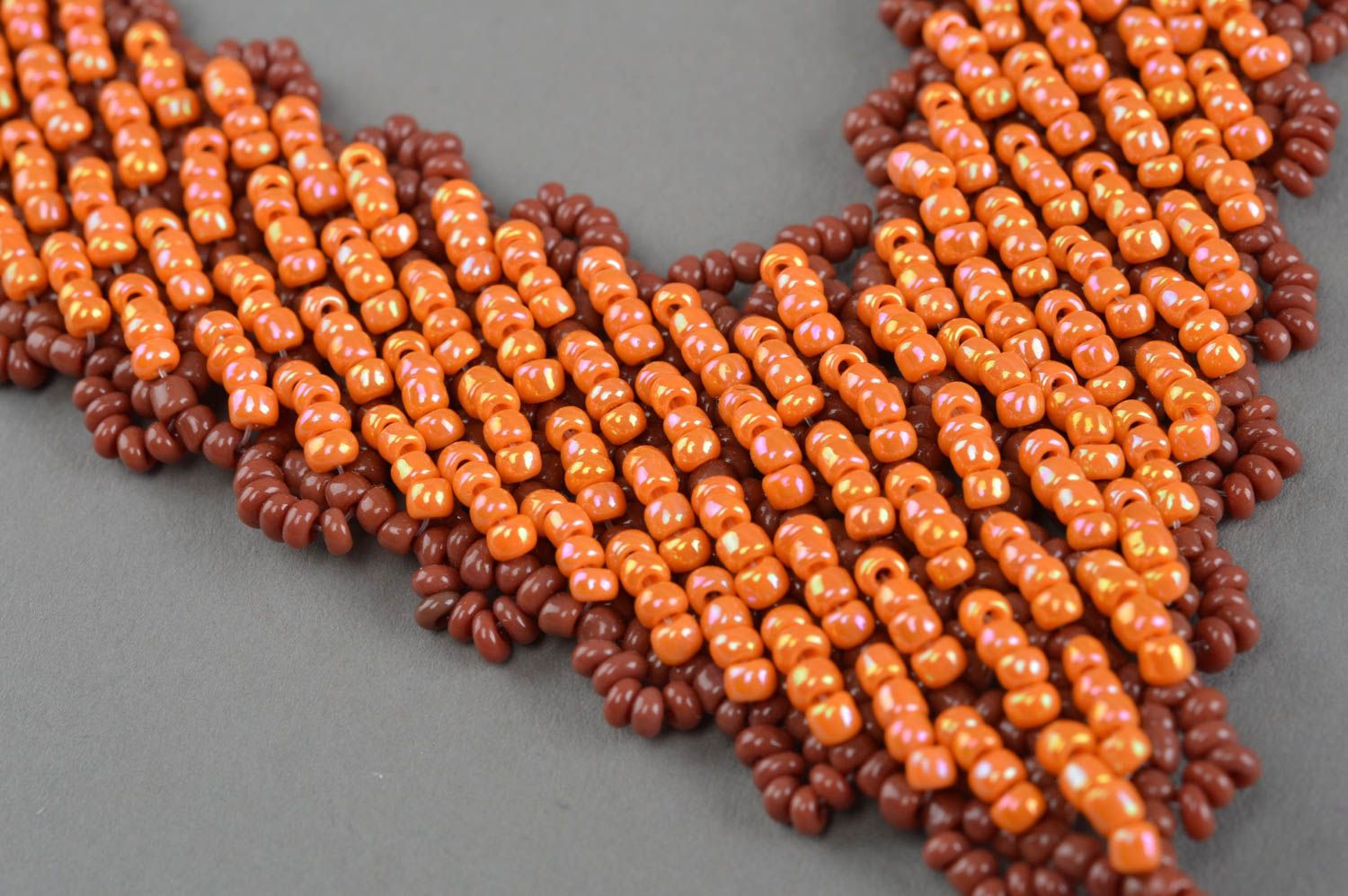 Collier en perles de rocaille orange marron original beau fait main pour femme photo 3