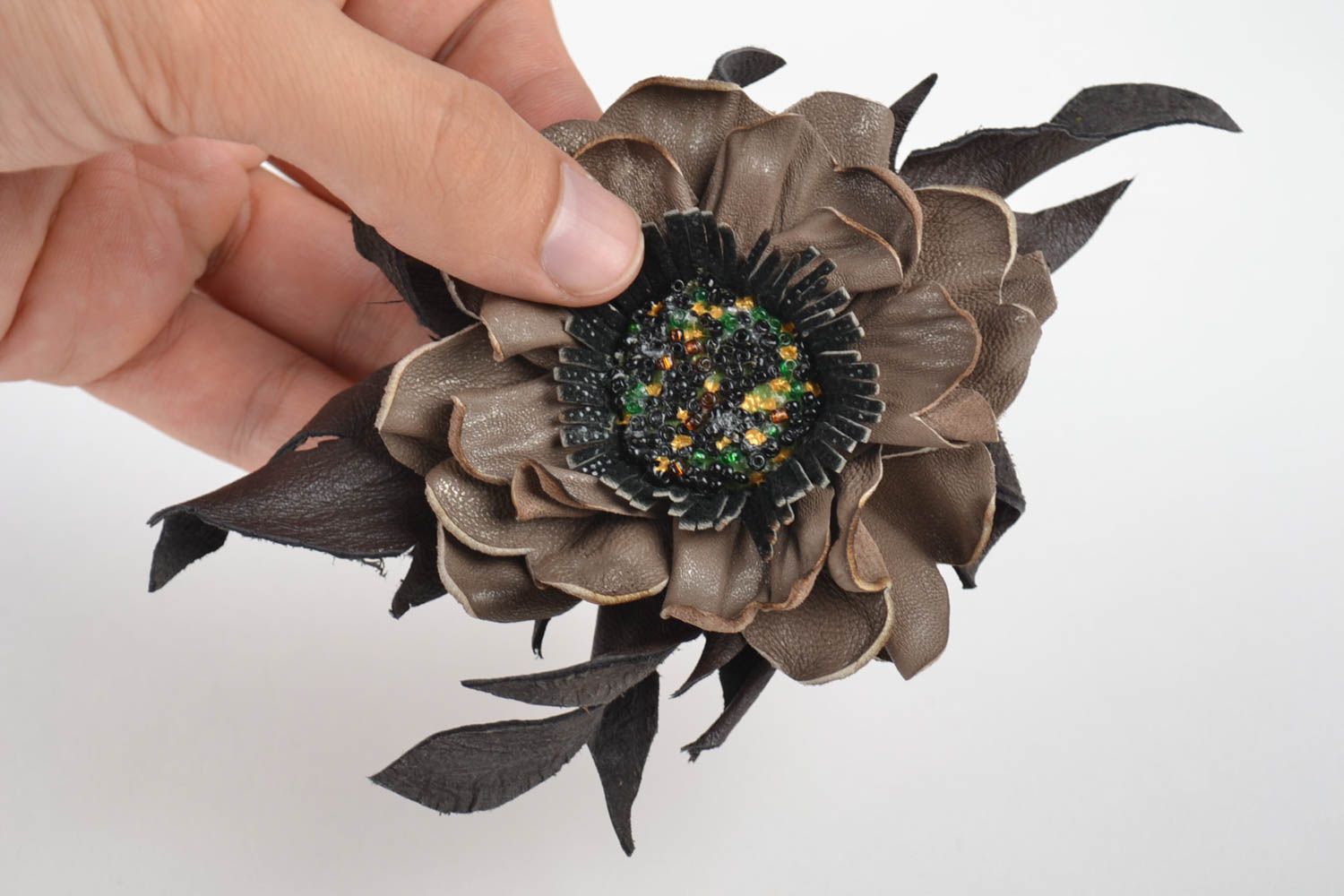 Handmade Blume Brosche Geschenk für Frauen Schmuck aus Leder braun schwarz foto 5