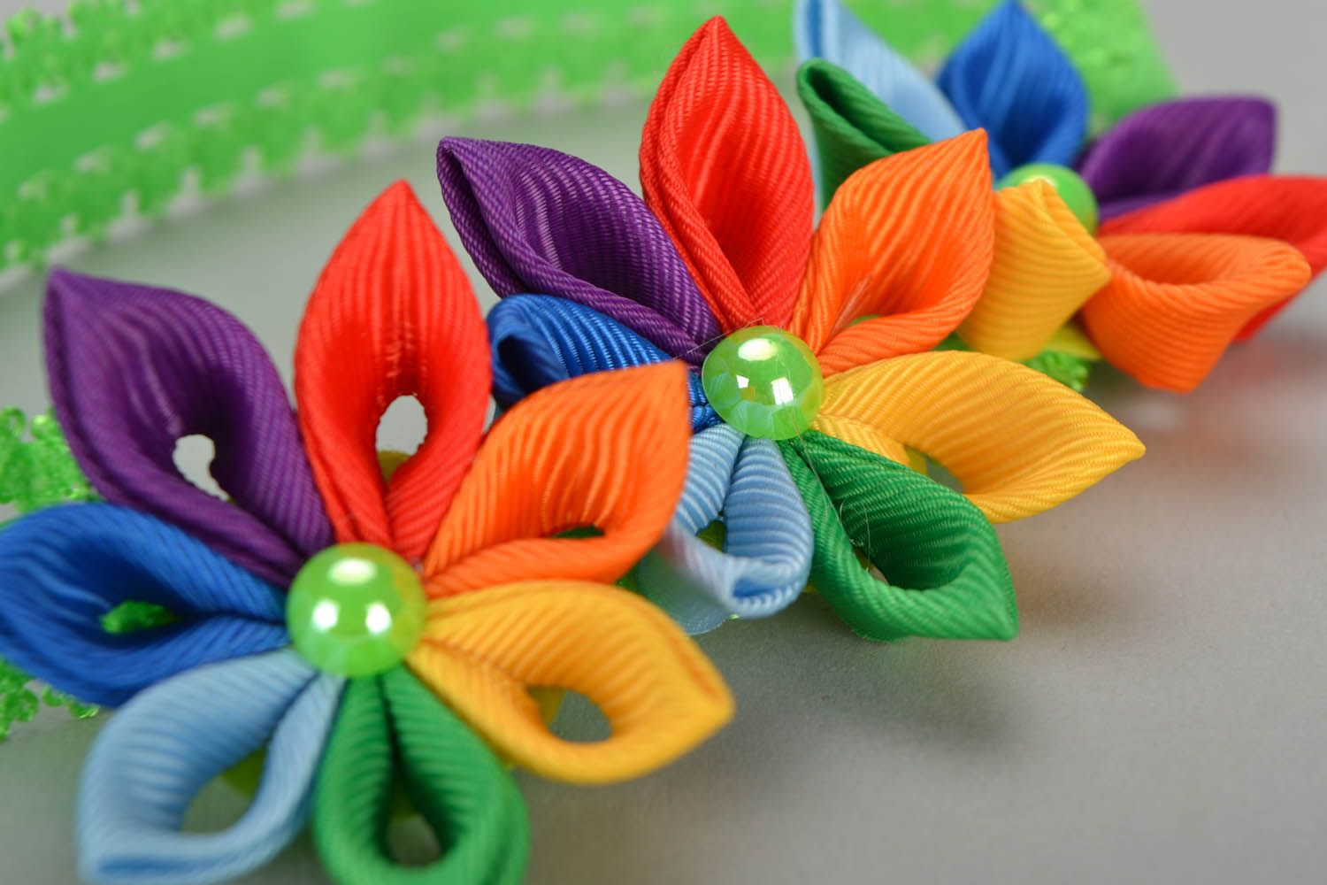 Handgemachtes Haarband mit Blumen Regenbogen foto 3