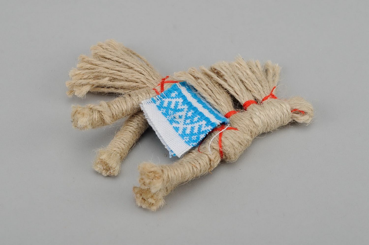 Bambola etnica di lino fatta a mano amuleto talismano giocattolo slavo
 foto 5