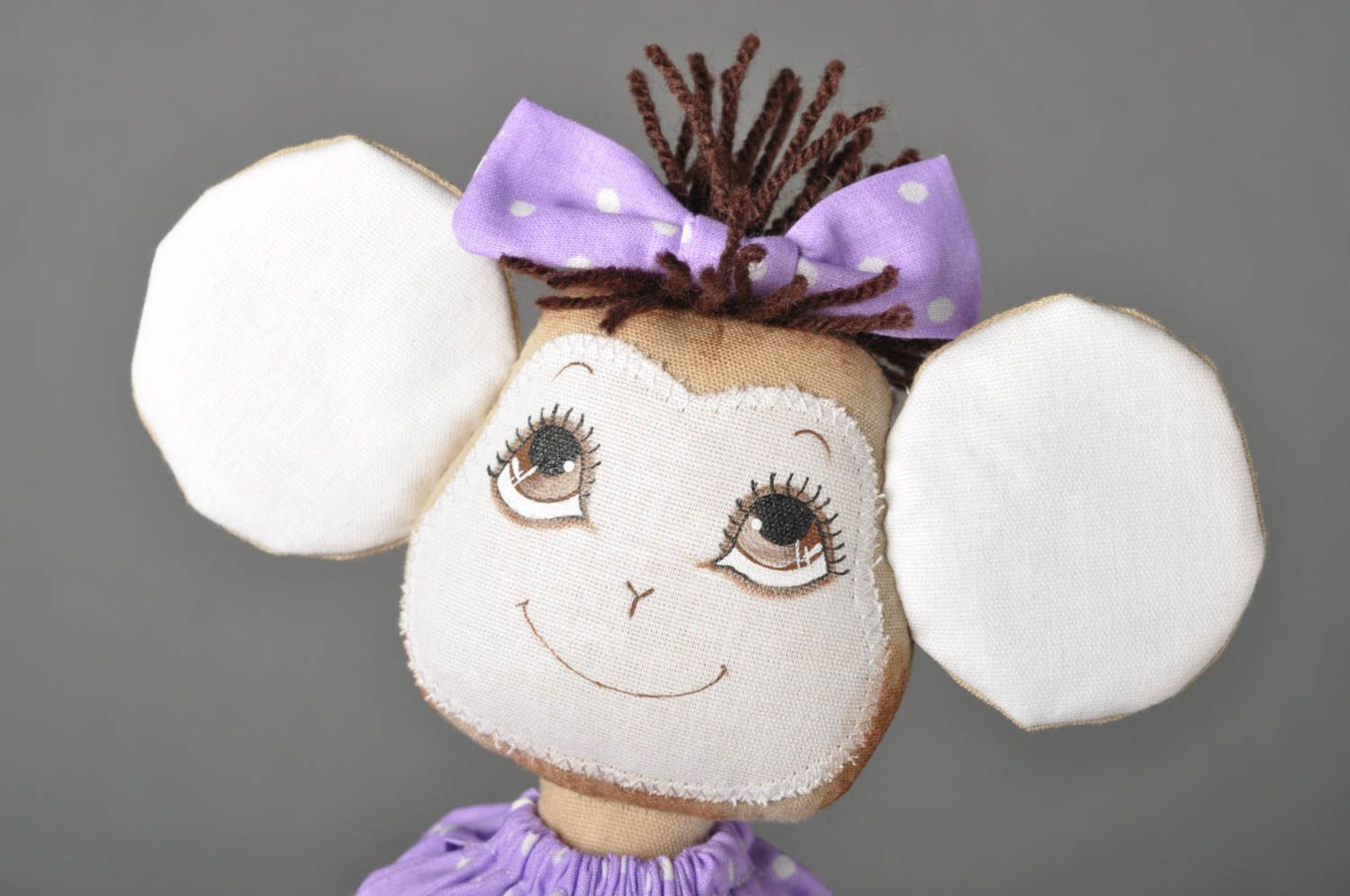 Handmade Kuscheltier Affe im Kleid Stoff Spielzeug Geschenk für Kinder  foto 2