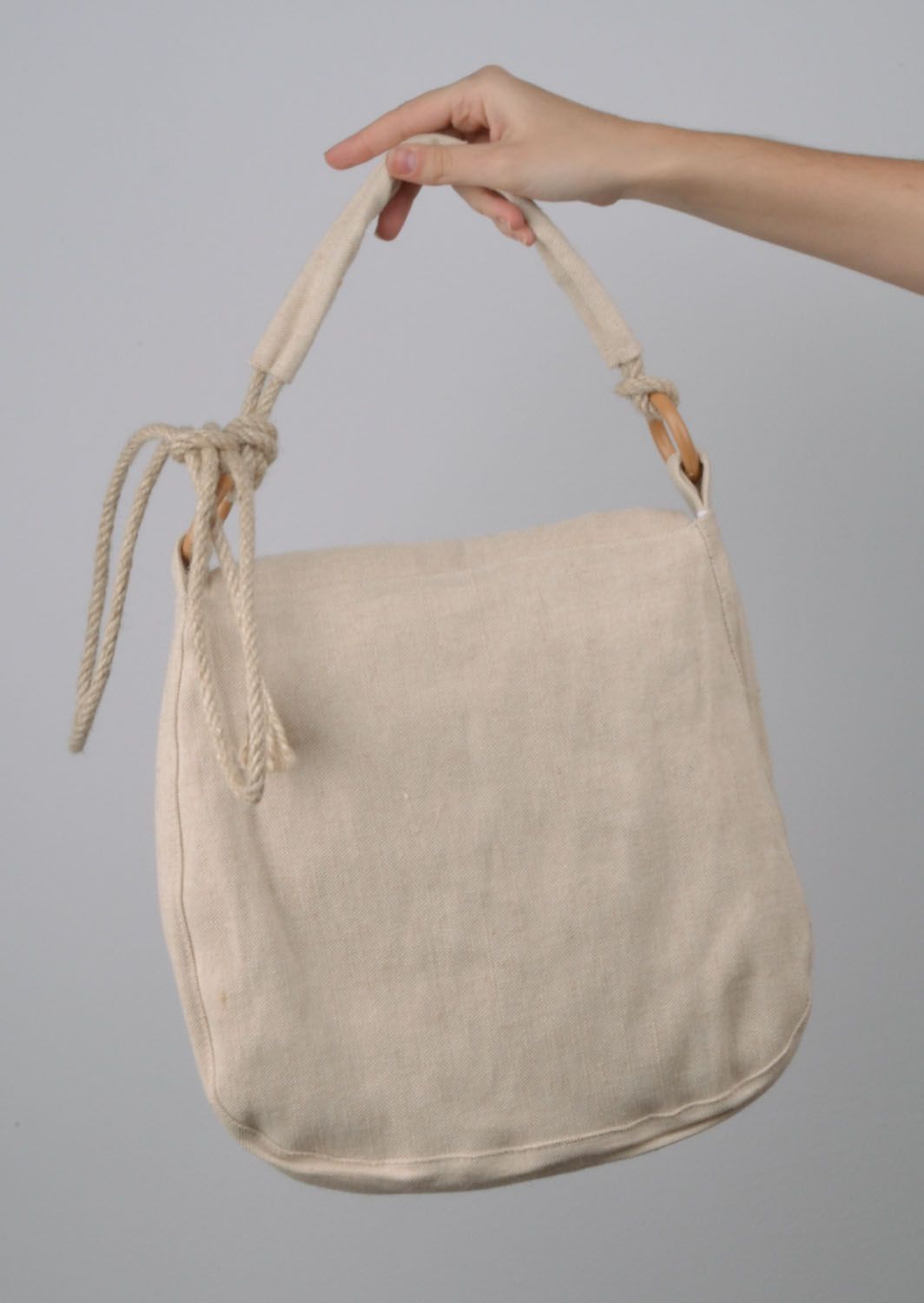Женская сумка с вышивкой фото 3