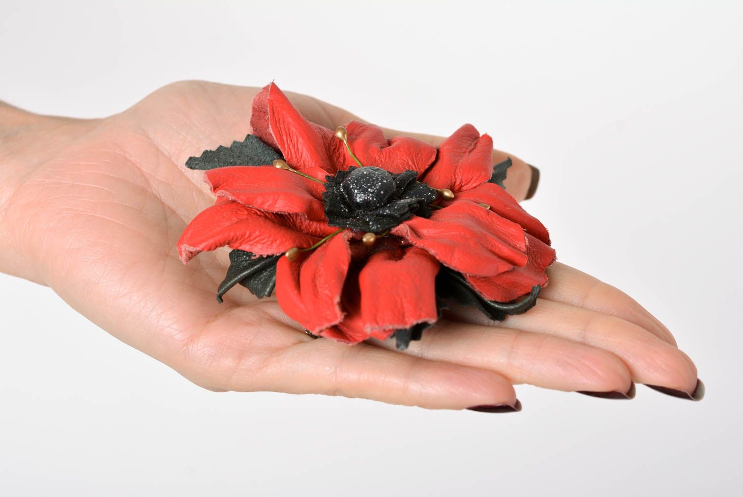 Broche fleur faite main Barrette cheveux Accessoire femme cuir rouge design photo 2