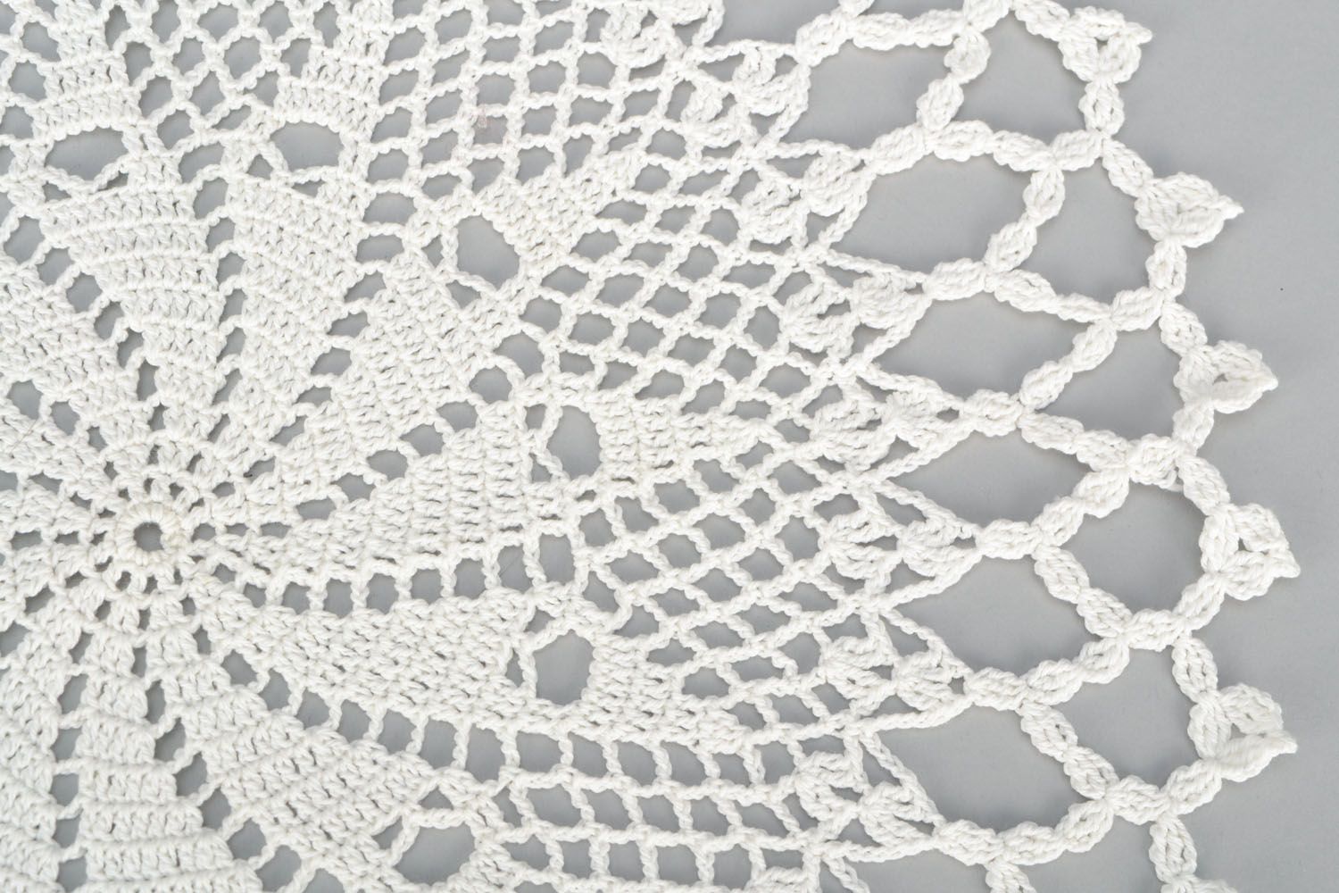 Crochet lacy napkin photo 4