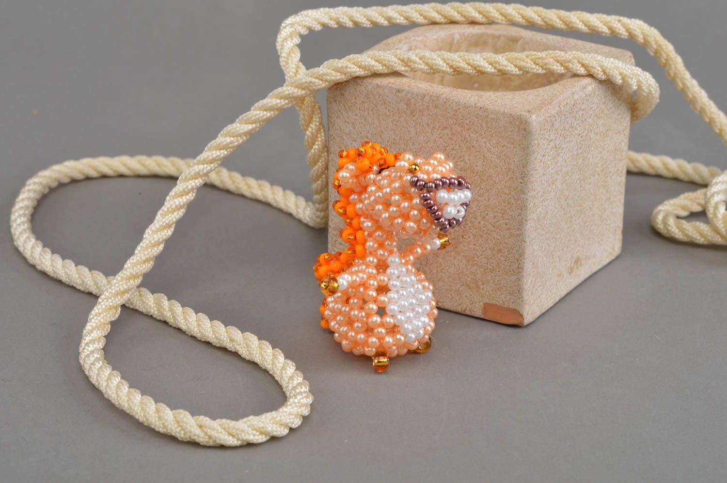 Cheval en perles de rocaille orange figurine décorative faite main originale photo 1