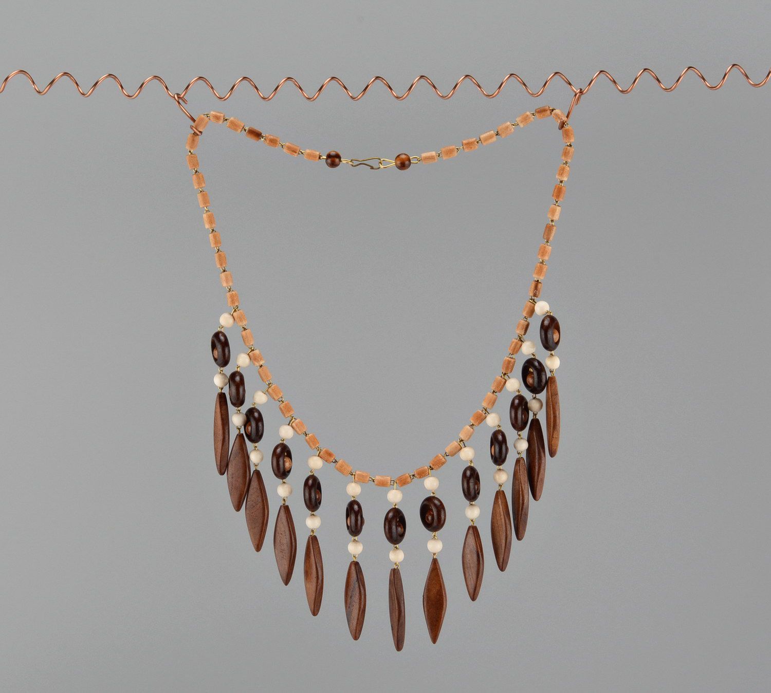 Wooden bead necklace Feathers photo 2