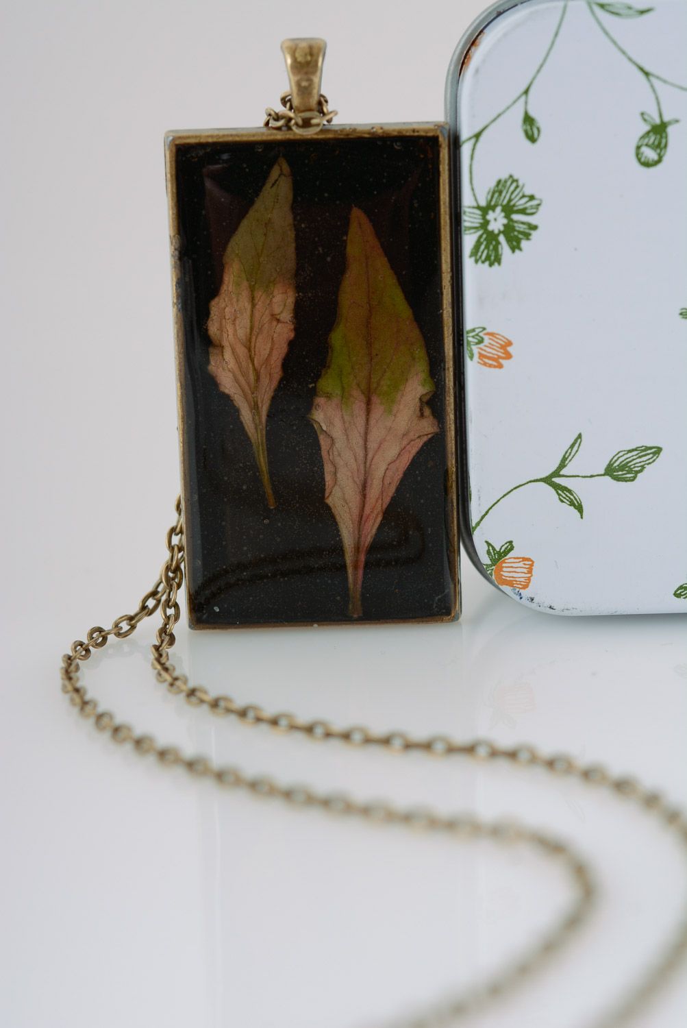Handmade rectangular botanical neck pendant with real plants coated with epoxy photo 1