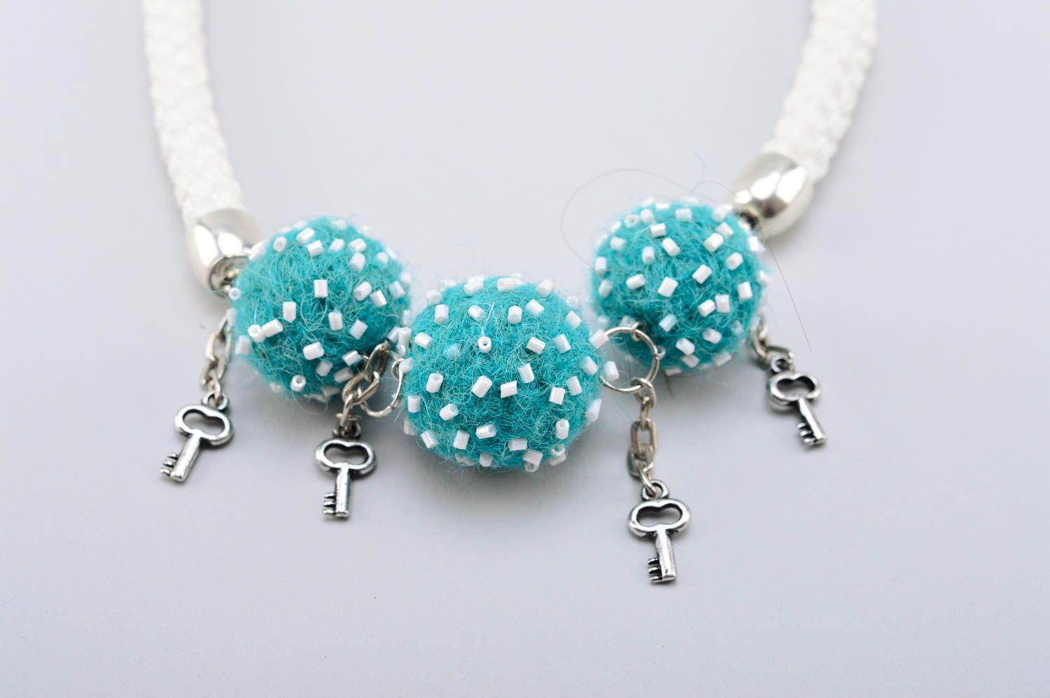 Damen Collier handmade Schmuck Halskette hochwertiger Modeschmuck blau weiß foto 3