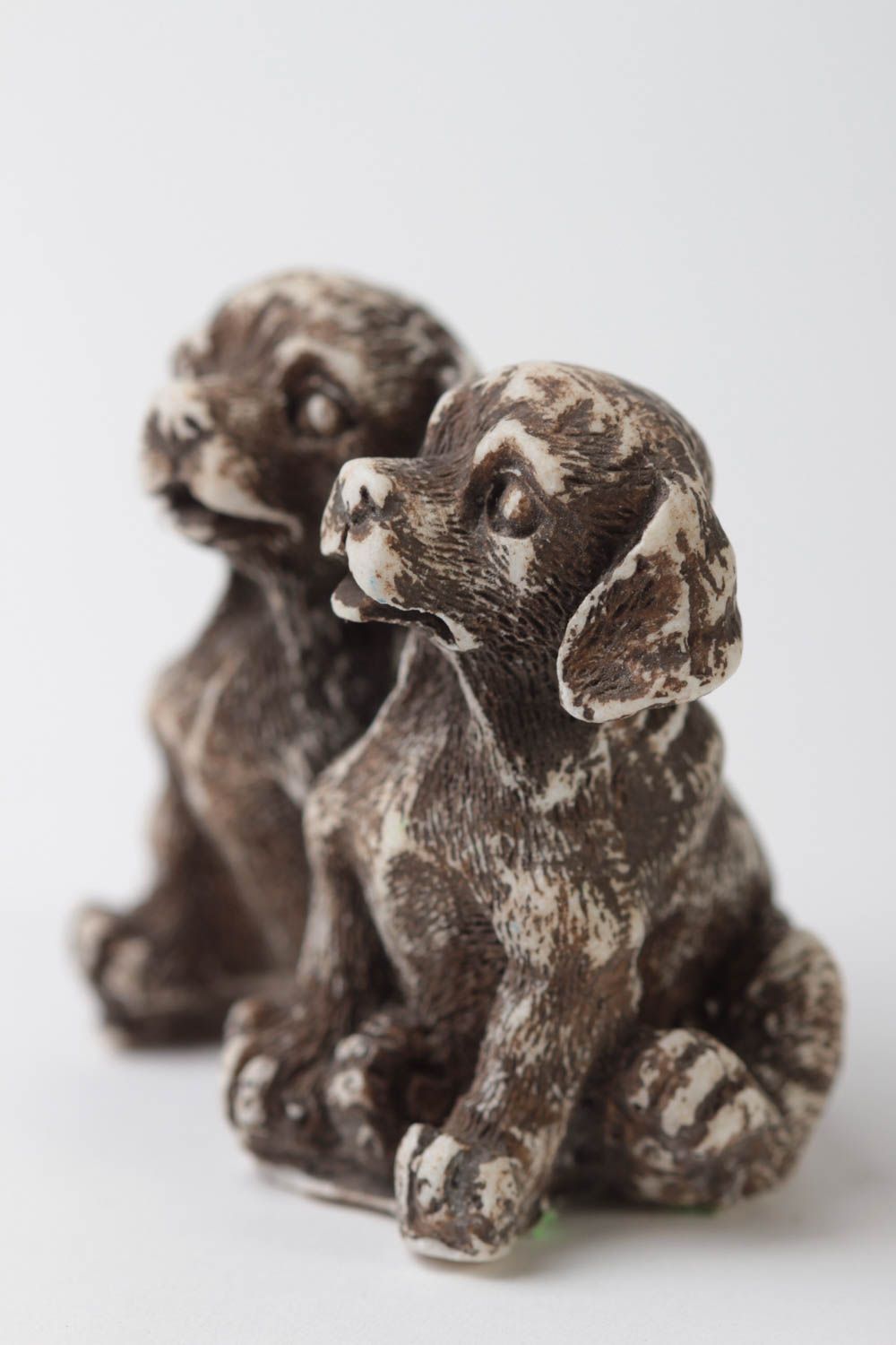 Статуэтка из полимерной смолы и мраморной пудры пара собак миниатюрная хенд мейд фото 3