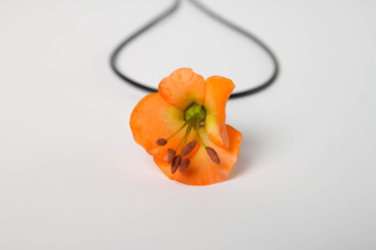 Ciondolo in argilla polimerica fatto a mano pendente originale fiore arancio foto 4