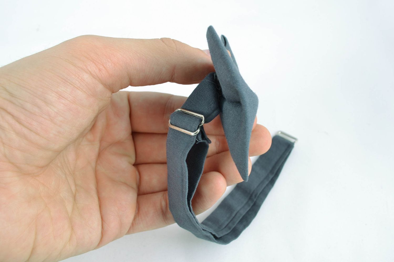 Handmade cotton bow tie of gray color photo 2
