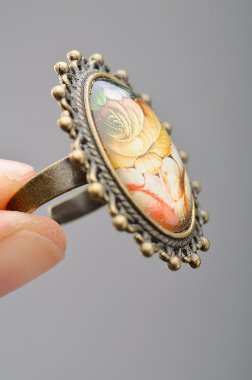 Handmade Ring aus Metall schön für Frauen mit Blumenmuster ajour  foto 3