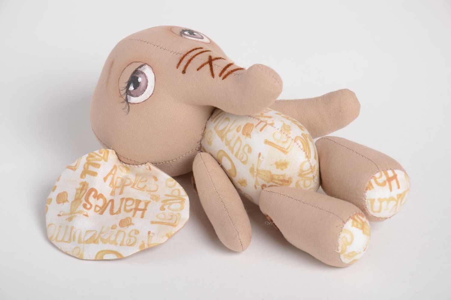 Handmade Kuscheltier Elefant traurig Geschenk für Kinder Stoff Spielzeug braun foto 5