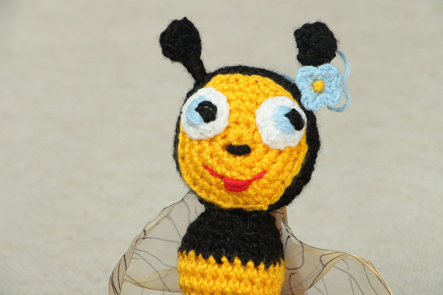Crochet toy bee photo 2