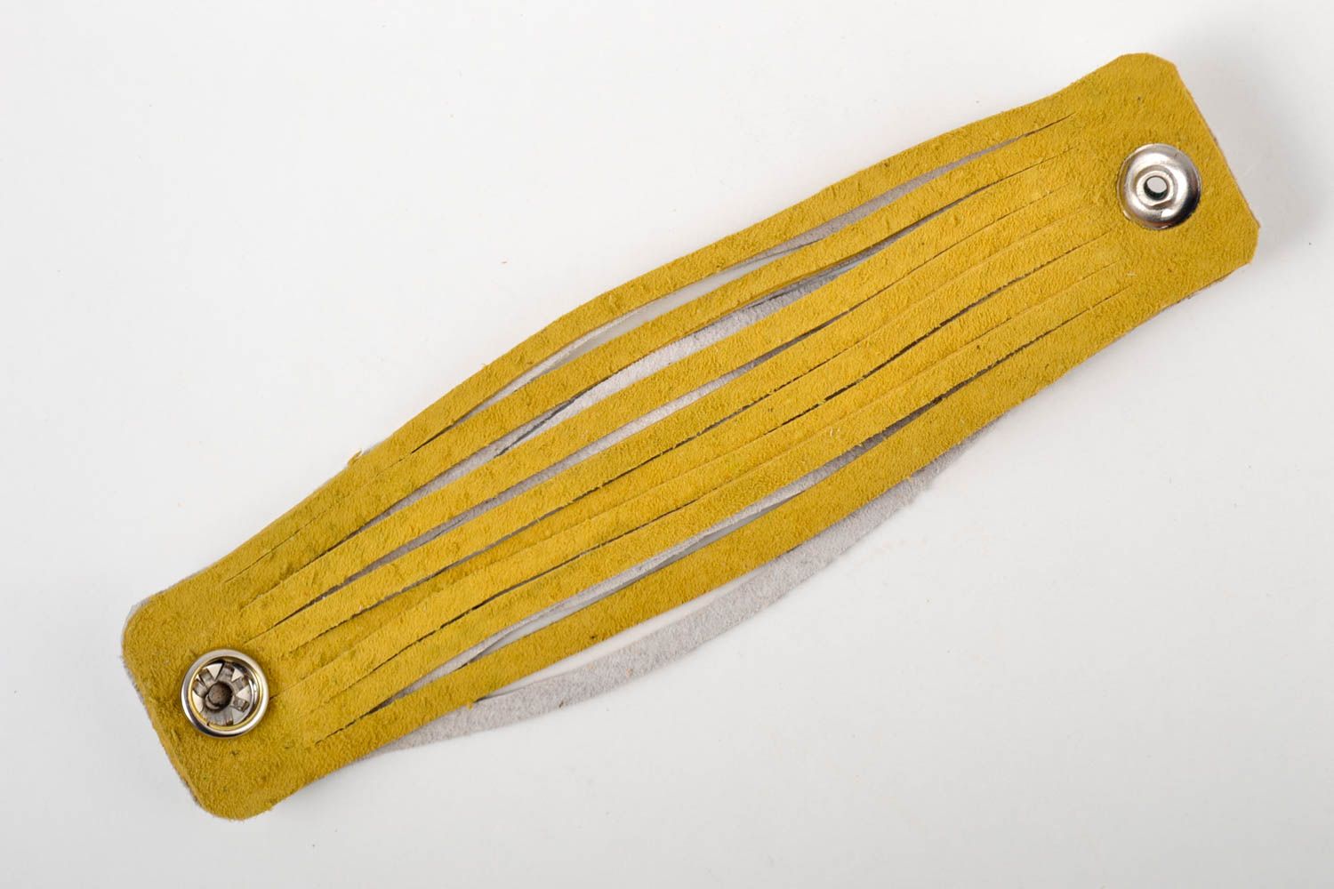 Широкий кожаный браслет хэнд мэйд желтый браслет на руку украшение из кожи фото 2