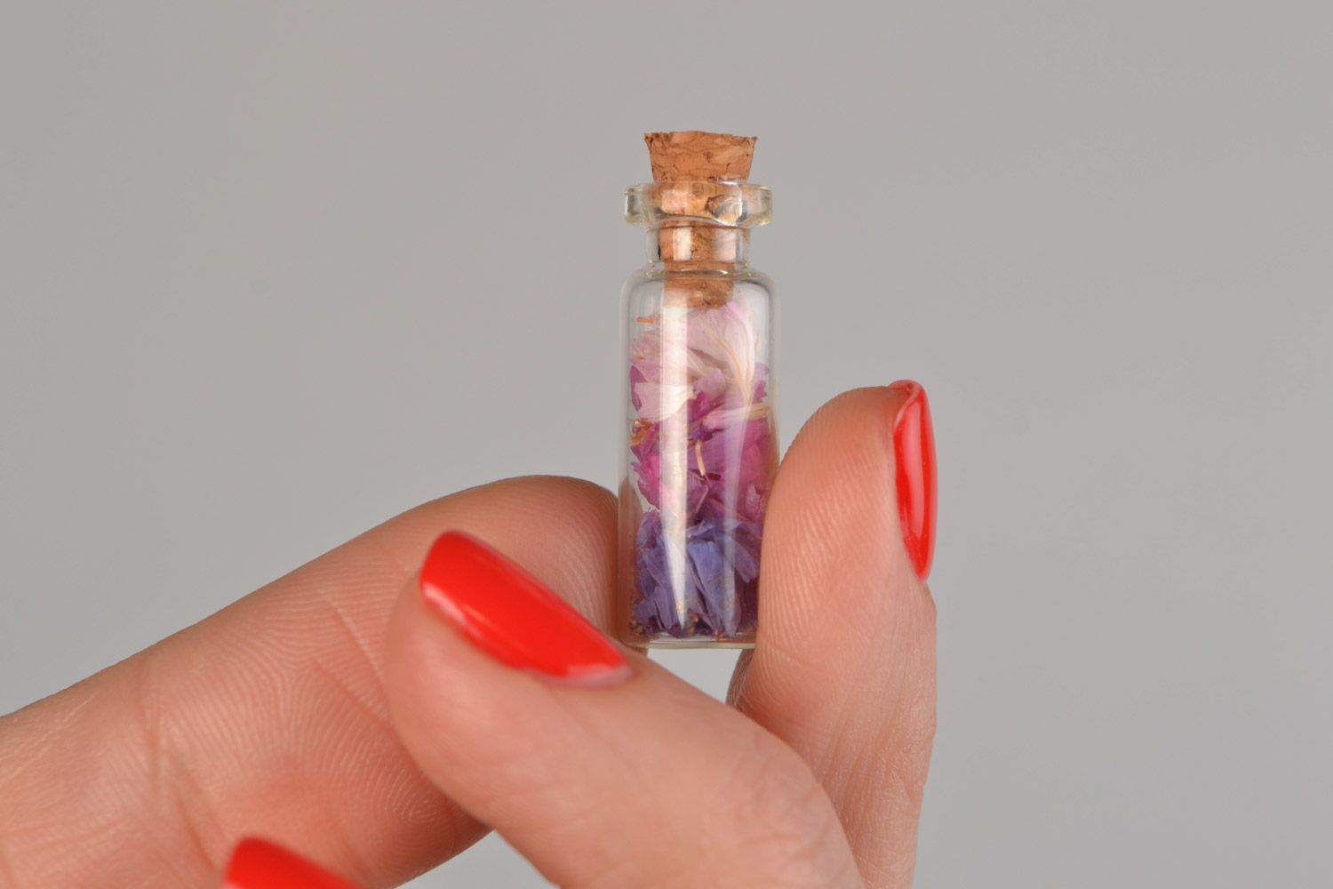 Pendentif fiole en verre avec fleurs séchées fait main original pour femme photo 2