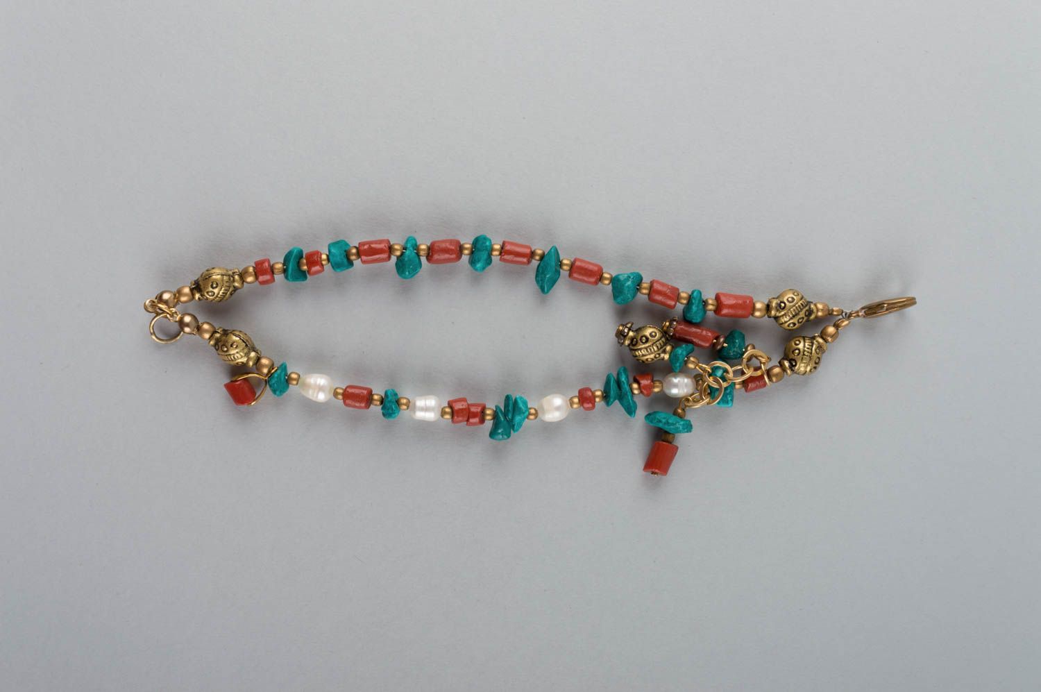 Damen Armband mit Natursteinen aus Messing Perlen Korallen und Türkis schön foto 2