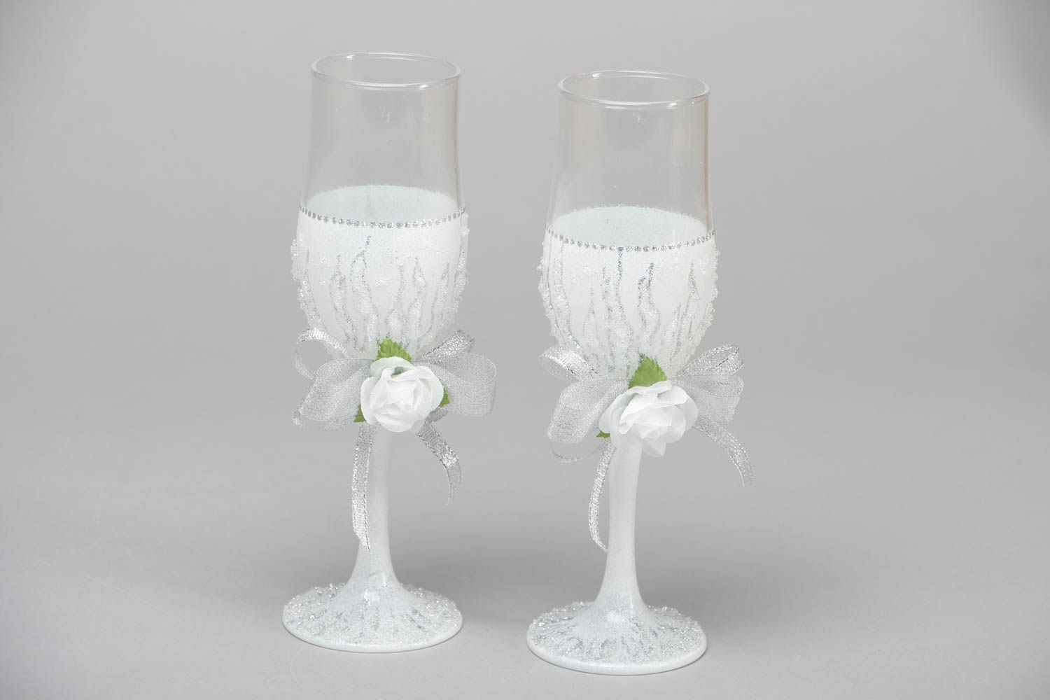 Wedding champagne glasses White Roses photo 1