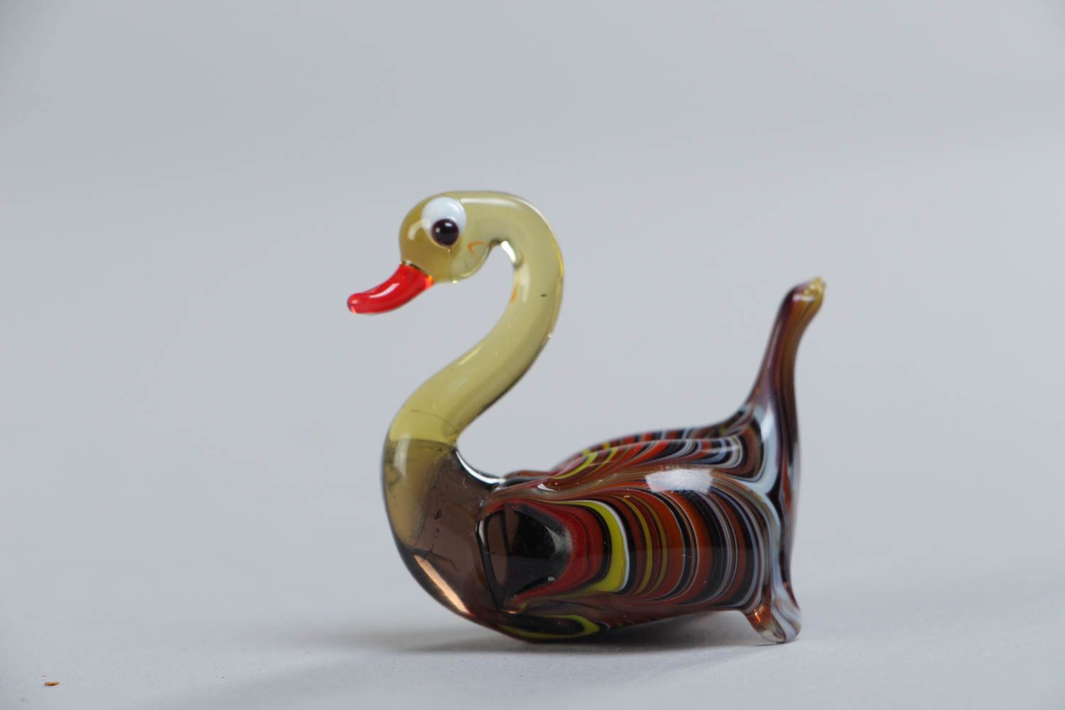 Beautiful miniature handmade lampwork glass figurine of swan photo 4