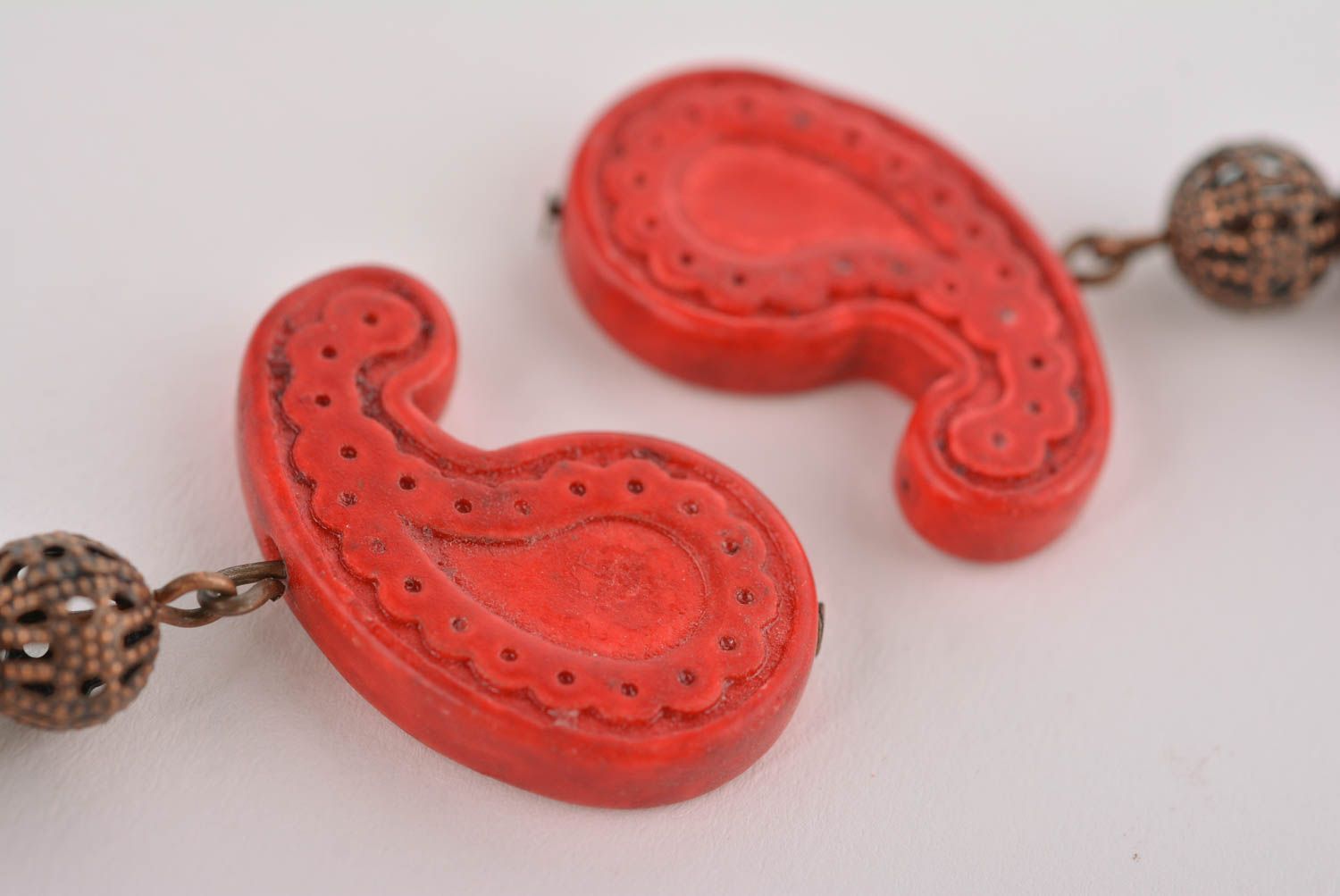 Boucles d'oreilles en corail Bijou fait main rouges pendantes Cadeau pour femme photo 2