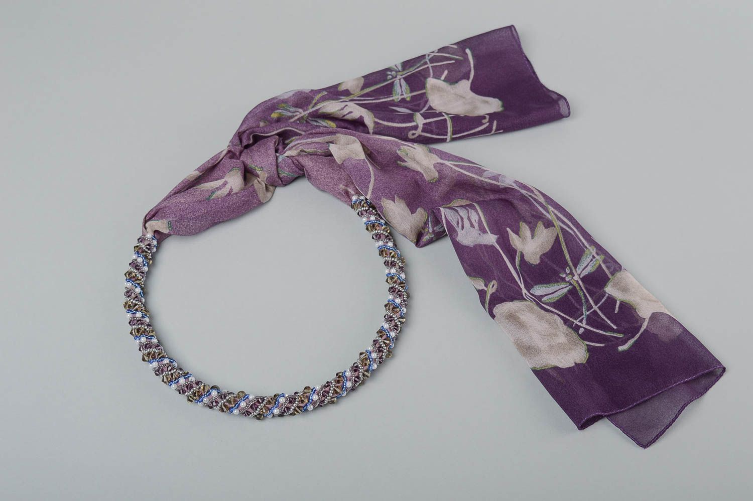 Колье из бисера украшение ручной работы женский шарф сиреневый наряданый фото 4