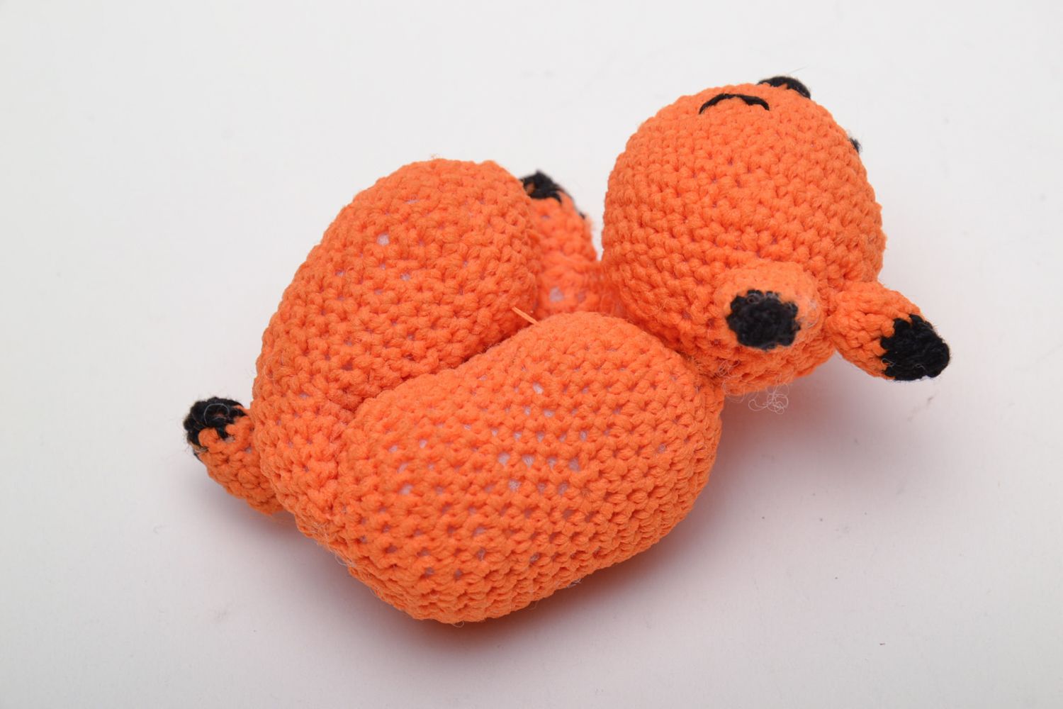Petit jouet décoratif tricoté mou fait main en forme de renard roux mignon photo 3