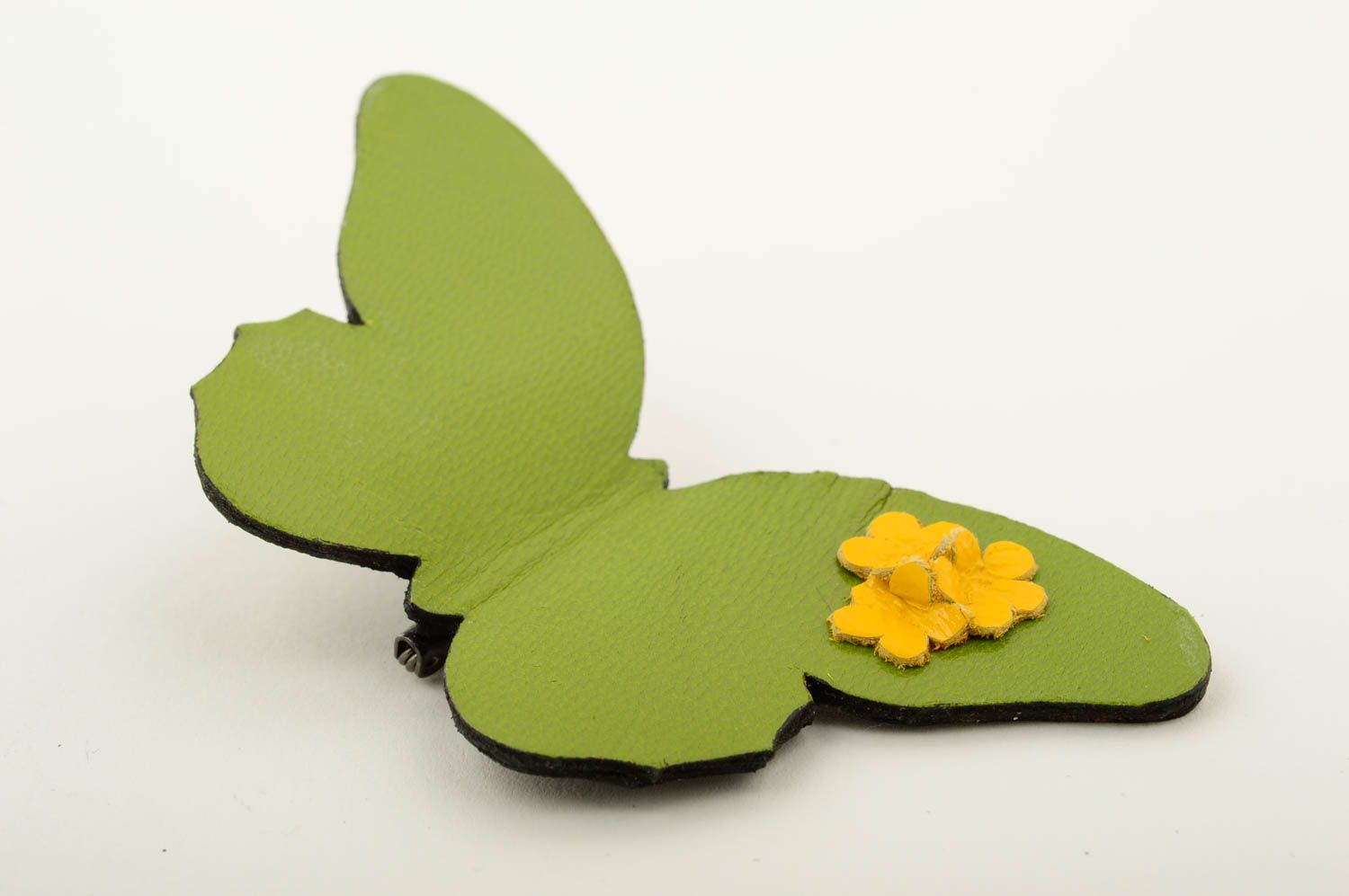 Broche en cuir Bijou fait main papillon vert fleurs jaunes Cadeau pour femme photo 3