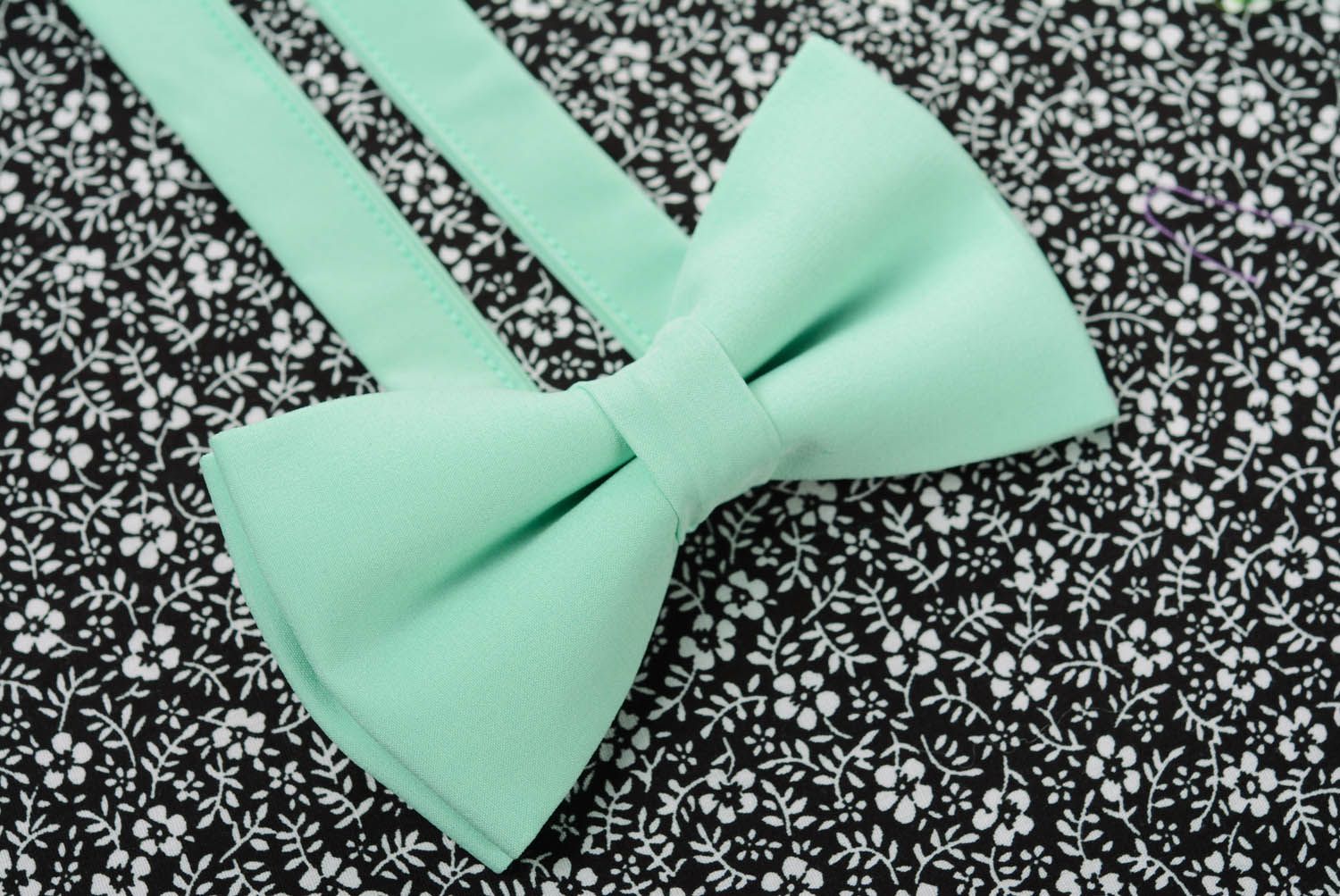 Mintgrüne Fliege Krawatte aus Textil foto 3
