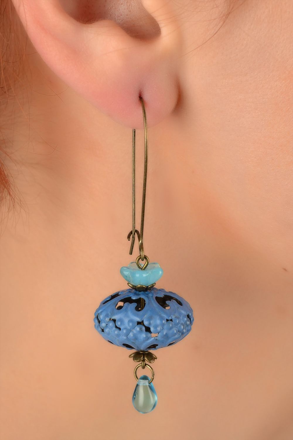 Boucles d'oreilles faites main pendantes bleues laiton perles fantaisie photo 5