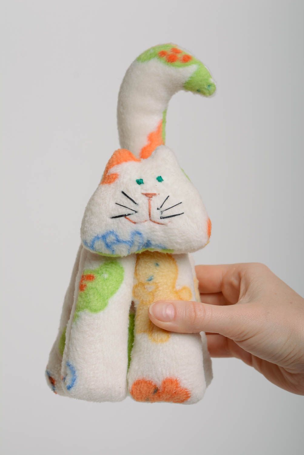 Buntes handgemachtes Stoff Kuscheltier Katze aus Fleece mittelgroß für Kind foto 5
